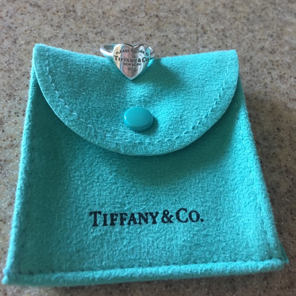 Classic return to Tiffany & Co. Ring